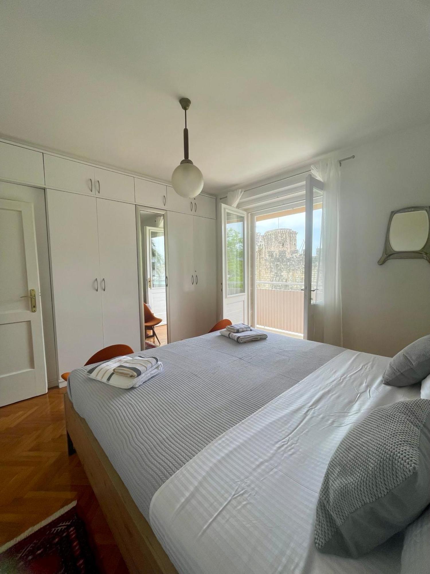 Dinka Old Town Apartment With Sea View Трогир Екстериор снимка