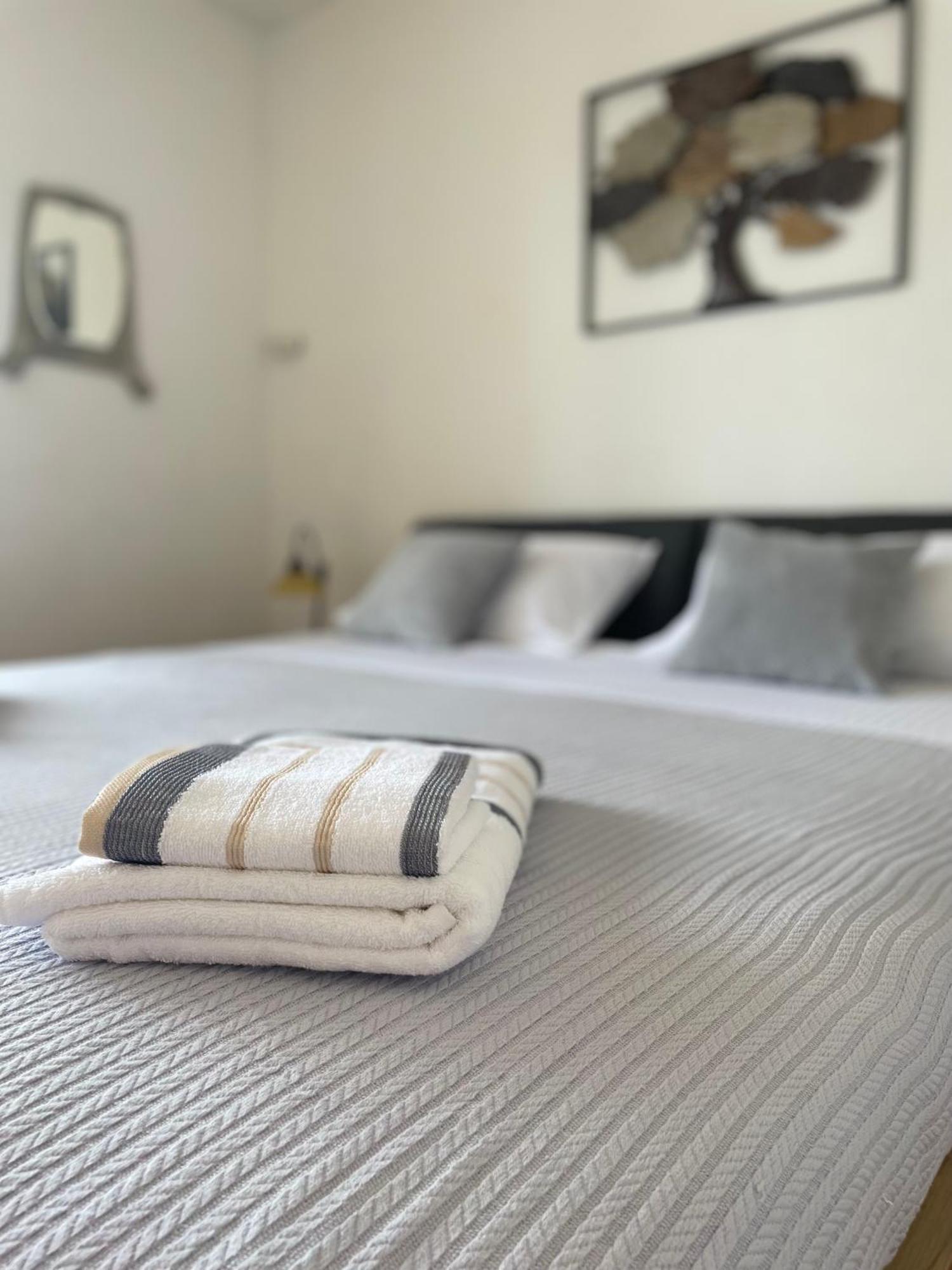 Dinka Old Town Apartment With Sea View Трогир Екстериор снимка